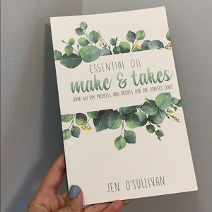Essential Oil Make & Takes Book